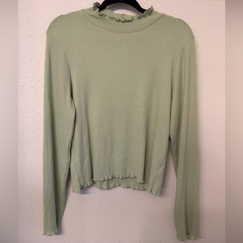 American Eagle Ribbed Lettuce-Edge Long Sleeve Top